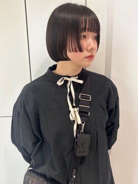 リィベ(Liibe) 10代20代30代 暗めカラー/エモージュ/フェイスレイヤーカット