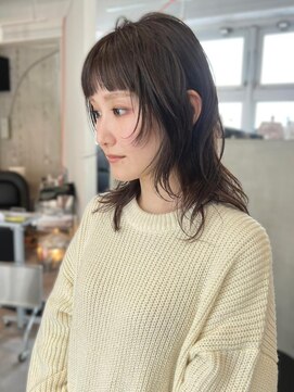 シティ(sity.) ウルフレイヤー　オン眉　レイヤーカット　ダークブラウンカラー