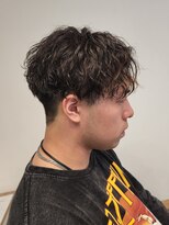 ニアウ 伊勢崎連取店(Niau)&nbsp;刈り上げセンターパート波巻きツイストスパイラルパーマ