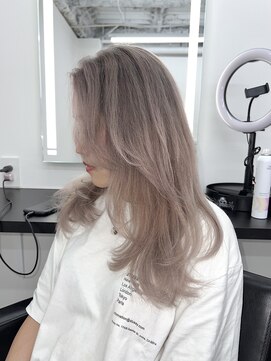 エゴ 池袋(EGO) 10代20代30代外国人風バレイヤージュ　ハイライトカラー