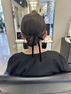 エアー 神戸(AIR) タイト三つ編みお団子アレンジ