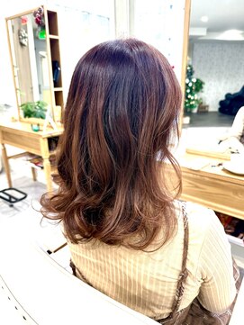 ララリノ(LALALINO) 大人可愛い30代40代50代小顔◎ネビージュ/くびレイヤー/ボブルフ