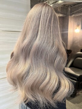 エルバイラビス 大宮(elu by lovis) 《ゆい》ミルクティーベージュ/ホワイトベージュ/ブリーチ