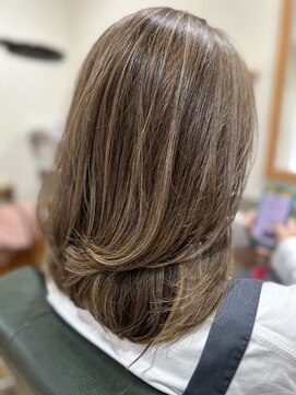 ヘアーアンドリラクシング シザリア(Sizallia) ミディアムレイヤー