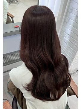 艶と柔らかさを両立させた大人ナチュラルワンホンレイヤー