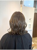 透け感あるオリーブグレージュカラー