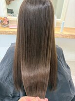 ミュウ(Miiiu)&nbsp;髪質改善トリートメントストレート艶カラーハイライトロングヘア