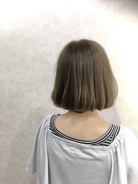 ラウレア(Laule'a) イルミナカラーハイライトグラデーション☆ワンレンボブ