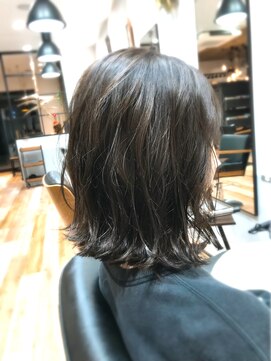 イル ヘアー 海老名(iru hair) 外ハネグレージュ