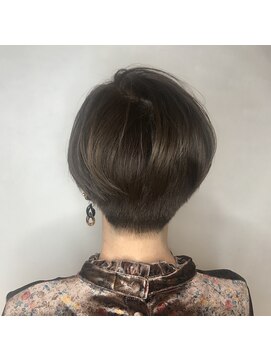 フィゼル 福島店(fizelle) 刈り上げショート *原明日香