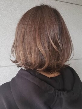 スーリール 東比恵店(Sourire) 【外ハネセミディボブ】