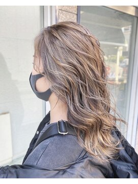 レブル(Re BuLL) 極細ハイライト、グレージュ、韓国ヘア