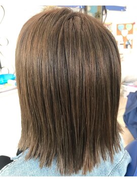 アクアリッシュ ヘアー(Aqualish Hair) 切りっぱなしボブ