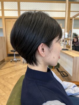 カシータフロル 守山(Casita flor) 耳掛けマッシュショート