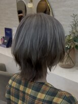 ラビス クローバー(Lovis clover)&nbsp;動物みたいなハイトーン裾カラー×ウルフカット♪あゆむ