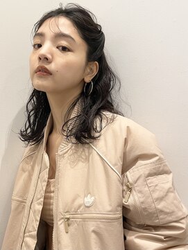 ベル 銀座5丁目店(Belle) ミディアムパーマの小顔アレンジヘア