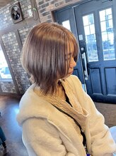 オンザライン(ON THE LINE) くびれボブ×ミルクティーベージュ