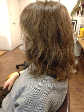 ティニーヘアー(tiny.hair) ゆるふわパーマ