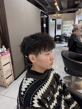 アイズ 海老名(AIZU) ツイストスパイラルパーマ 縦落ちパーマ 縦落ちツイスト 眉毛