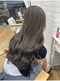 オリーブグレージュ10代20代透明感カラーロングヘア