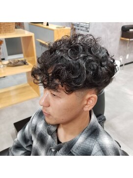ラック(Luck) プードルパーマ＋マッシュショート＋フェードカット