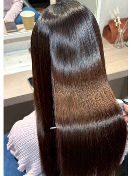 レグルス ヘアーデザイン パセオ野間大池店(Reglus hair design)の写真/【大橋/野間】髪質やダメージに合わせて厳選。上質なトリートメントで艶やかな美髪へ＊
