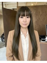 零秒女髪 千里丘店&nbsp;艶めくナチュラルストレートの上品ロングヘア髪質改善艶感
