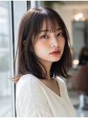 顔周りカットダークブラウンレイヤーミディ
