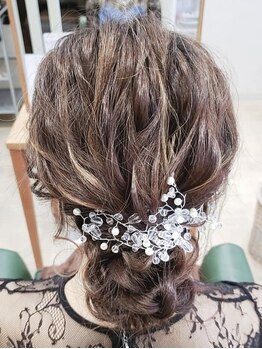 【営業時間外でも予約◎】ヘアメイク・着付けまでトータルOK★前撮りや結婚式など場面に合わせて華やかに！