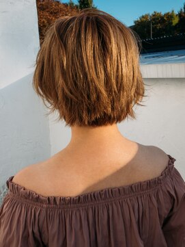 ヘアアンドリラクゼーション シャッセ(Hair&Relaxation SASE) シースルーブロンズショート
