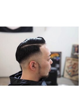 リヴ ヘアワークス(LiVE HAIR WORKS) skinfade×partstyle