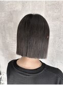 アッシュブラックぱっつんボブ