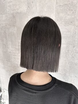 スキル 石岡(SKILL) アッシュブラックぱっつんボブ