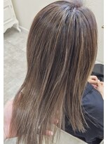 ヘアーアンドメイク ドレス(DRESS)&nbsp;白髪ぼかしハイライト