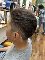 peu a peu 明るめ白髪ぼかしで白髪を活かして馴染ませメンズショートカット