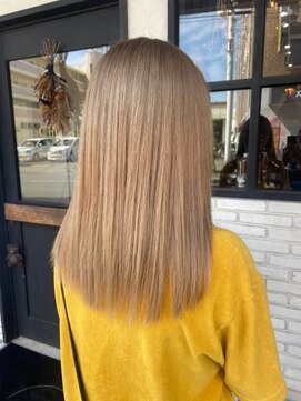 チェリッシュ(Cherish) 大人可愛い小顔セミロングヘアアッシュベージュ