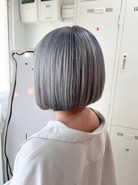 ナンバー ユアイロ 川崎(N° uairo) 丸型卵形ストレートレイヤーエアリーロング美髪アッシュブラウン