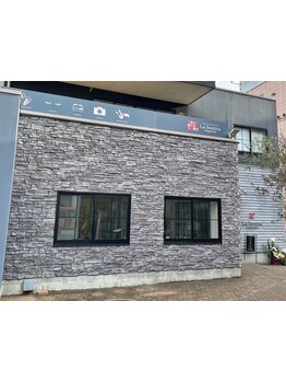 【ＪＲ草津駅東口徒歩１分】リピーター続出のヘアメイク専門店！高い技術力と行き届いた接客が人気の秘密☆