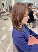 ミディアムレングスのレイヤーカット