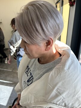 ヘアーテラスエム 奈良店(hair terrace M) 白髪ぼかしショート