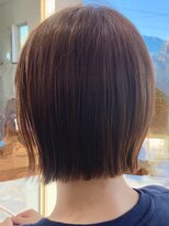 シダー ネイキッドネックショートボブ