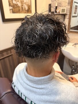 ミリオンバックス 上野(Million Bucks) 無造作スパイラルマッシュ <理容室>[メンズ/シェービング/上野