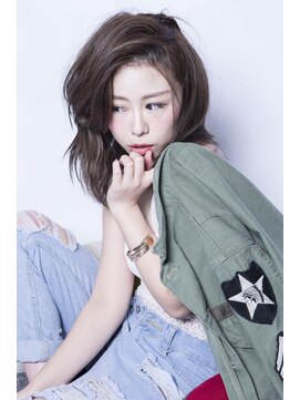 ミエル ヘア 新宿(miel hair) 〈mielhair新宿〉艶　イルミナ　くびれミディ