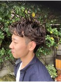 ツイストスパイラルコンマヘアスキンフェードアップバング
