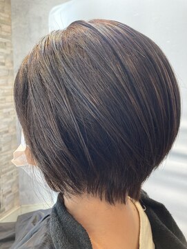ヘアリゾートガーデンカルム(Hair Resort Garden CALM) スッキリ丸みショート×ダークブラウン