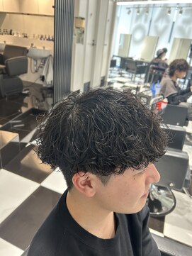 オーシャントーキョー(OCEAN TOKYO) 波巻きマッシュ(刈り上げツーブロック黒髪パーマ)