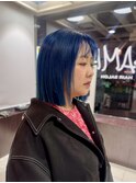 鮮やかなブルーヘアと切りっぱなしボブ【坂根】