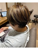 シー 東橋良店(She)&nbsp;ショートボブハイライト　30代、40代、50代