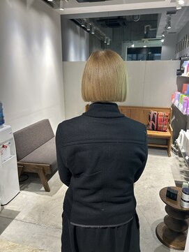 ミリ(milli Produce by ITAKURA) ハイトーンボブ