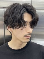 レタッチバイフィフス 大阪梅田(RETOUCH by fifth)&nbsp;大阪梅田フェザーパーマニュアンスパーマセンターパートゆるめ